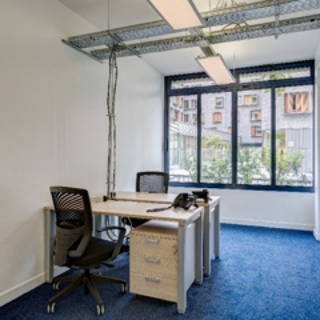 Bureau privé 14 m² 2 postes Location bureau Rue des Cévennes Paris 75015 - photo 1